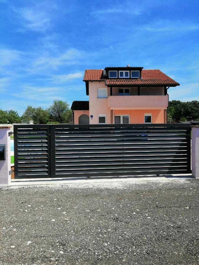 Apartamento Peroj 100 C Exterior foto